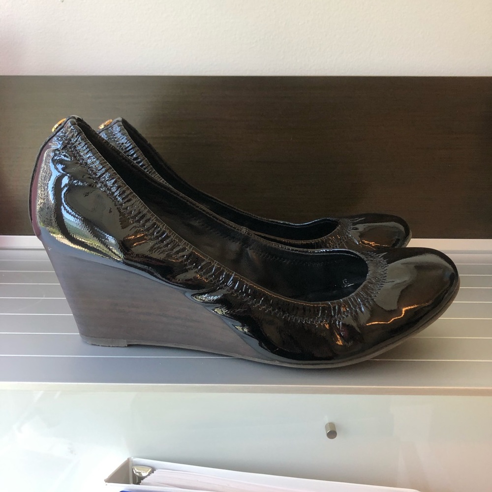 Tory Burch 7.5 patent pumps